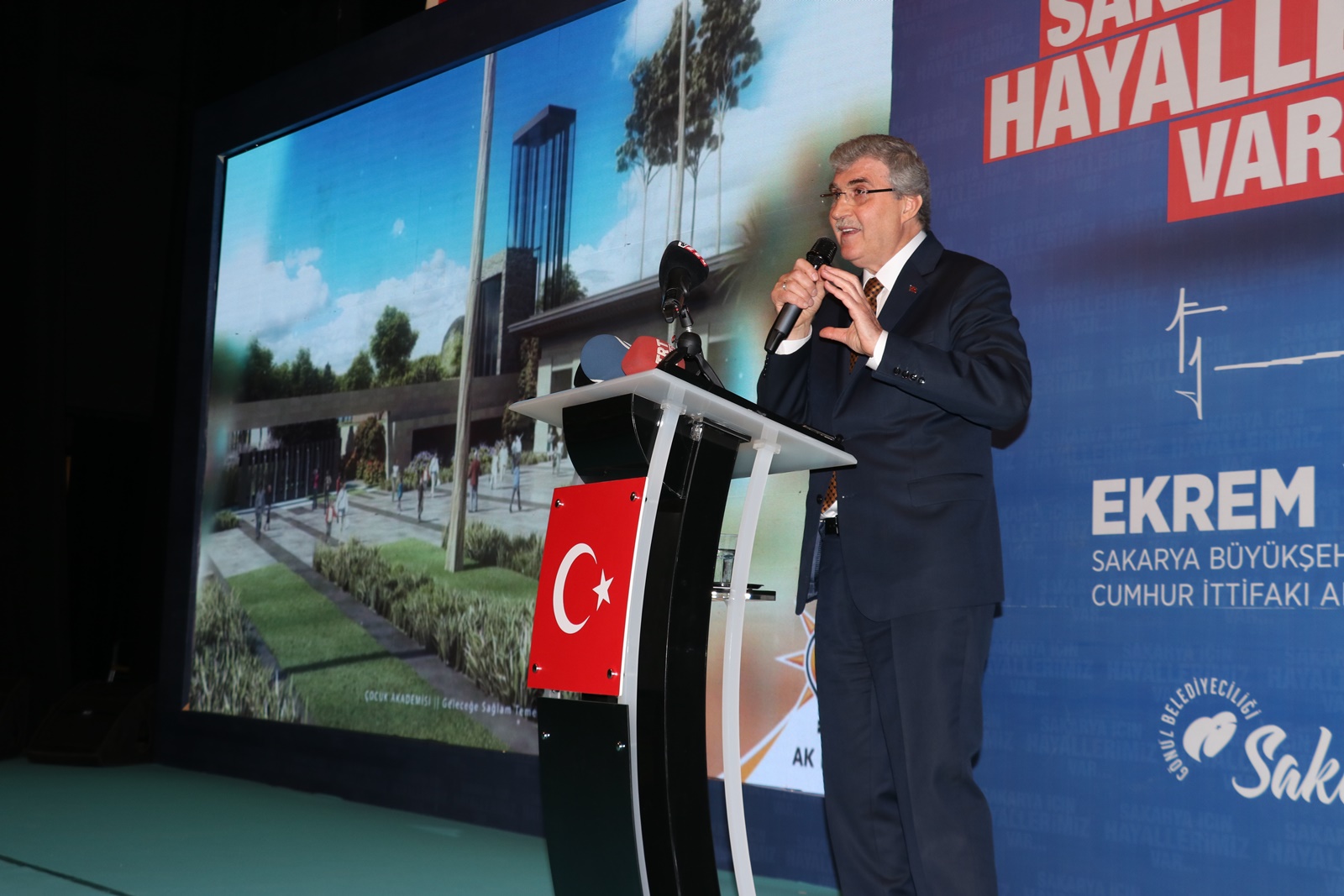 Sakarya Büyükşehir Belediye Başkanı Ekrem Yüce
